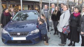 Fan entrega dels premis del Gran Sorteig de Nadal de Platja d'Aro