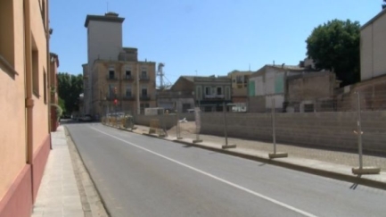 Finalitza l'enderroc al carrer de l'Aigüeta amb l'objectiu de crear-hi places d'aparcament