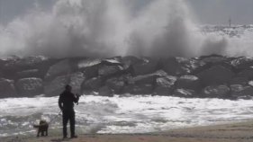 Fort temporal de pluja i mar