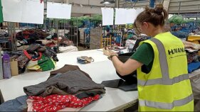 'Fundación Humana' recupera el 90% de la roba usada del Baix Empordà
