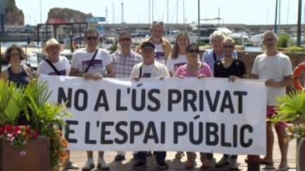 Guíxols des del Carrer celebra la reobertura del pas a la glorieta del Club Nàutic vell