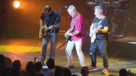 Hombres G fa ballar Cap Roig a ritme de rock