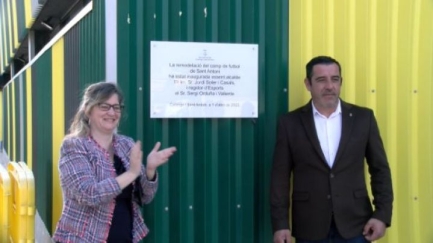 Inauguren la remodelació del camp de futbol de Sant Antoni