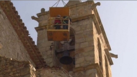 La campana de l'església de Castell d'Aro torna a tocar