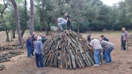 La Carbonera: esforç i germanor per a mantenir viva una de les grans festes de Forallac