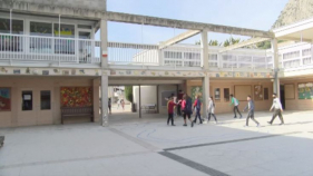 La Comissió d'Educació del Parlament exigeix ampliar l'escola Portitxol de L'Estartit