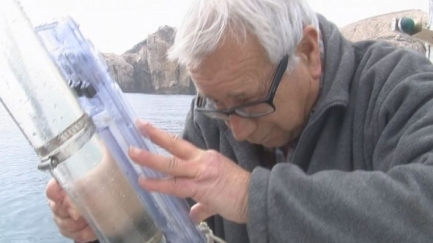 La Generalitat homenatja Josep Pascual per més de 50 anys observant el mar de l'Estartit