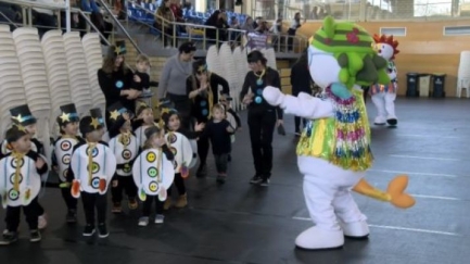 La llar d'infants de Platja d'Aro celebra la rua infantil de Carnaval