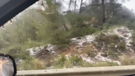 La pedregada d'aquesta tarda afecta algunes carreteres del Baix Empordà