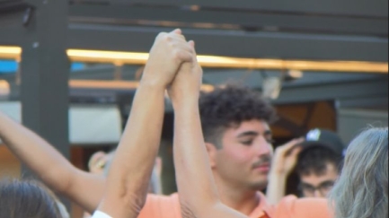 La plaça de la Vila de Begur s’omple de sardanes per la Diada