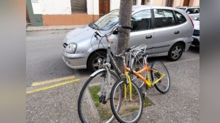 La Policia Local de Palafrugell retira les bicicletes i objectes lligats a l'espai públics