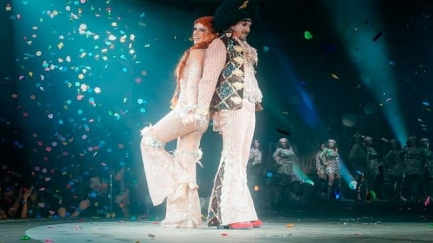 La presentació del rei i reina del carnaval de Palamós reuneix prop de 1500 persones