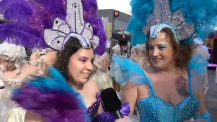 La rua matinal d’exhibició de Platja d’Aro llueix malgrat la baixa participació de colles