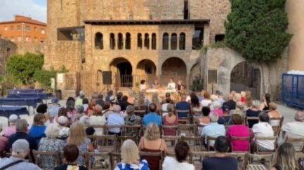 La Taula dels Artistes d'agost parla del pa i la cançó de taverna