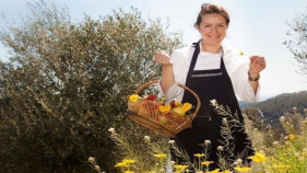 La xef Iolanda Bustos ens recomana un menú per celebrar Sant Jordi a casa