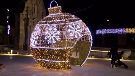 Les llums de Nadal ja brillen a Sant Feliu de Guíxols