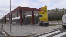 Les obres de la parada d'autobusos de La Bisbal avancen a bon ritme