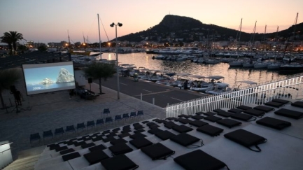 L’espai medas somple de Ciència, cultura i música per descobrir el mar les nits d’agost