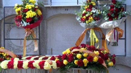 L’ofrena floral a Josep Irla obre els actes de La Diada al Baix Empordà