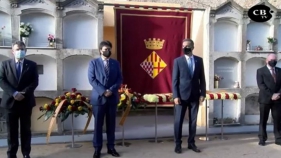 L'ofrena floral a la tomba del president Josep Irla recorda les víctimes de la pandèmia