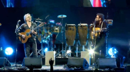 Los Delinqüentes estrenen un Guíxols Arena a gom a gom amb una nit de rumba i festa