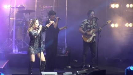 Malú celebra 25 anys de carrera amb un viatge musical pels seus grans èxits al Cap Roig