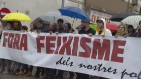 Més de 300 persones es manifesten contra els atacs de  l'extrema dreta a Verges