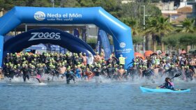 Més de 400 nadadors participen en la 13a Neda el Món Illes Medes