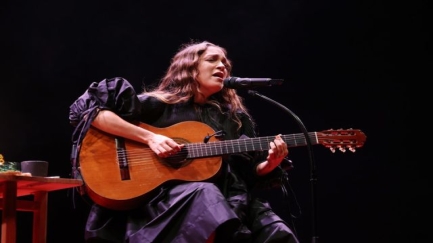 Natalia Lafourcade omple de calma i emoció els Jardins de Cap Roig