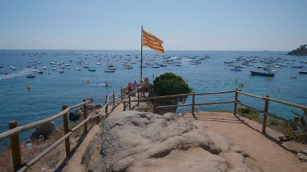 Palafrugell manté el català, però l’exceptua del socorrisme