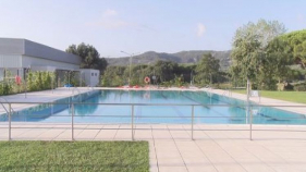 Piscines municipals:Un oasi de calma per combatre la calor i les aglomeracions a la platja