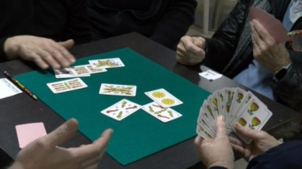 Platja d’Aro estrena la Universitat de la Botifarra per preservar el joc tradicional