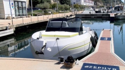 Presenten a Palamós la primera embarcació 100% elèctrica