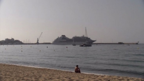 Primera de tres escales del Seabourn Encore a Palamós