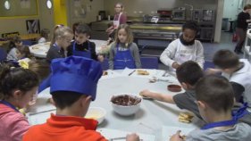 Receptes de Quaresma al taller de cuina per nens de l'Aula Gastronòmica de l'Empordà