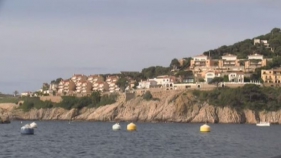 Reclamen la instal·lació de boies tot l'any a la costa de Sant Feliu