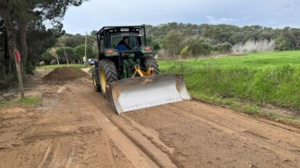 Refan més de 4.000 metres de camins de Palamós que van quedar afectats pel temporal Harry