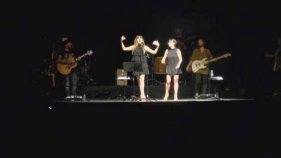 Rozalén i el Kanka reivindiquen la cançó d'autor espanyola a Porta Ferrada