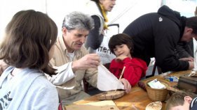 Sant Feliu celebra 'Els museus surten al carrer' amb una marató de tallers