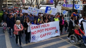 Sant Feliu es manifesta contra la pèrdua de la línia de P3