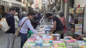 Sant Jordi omple l'Empordà de llibres i roses