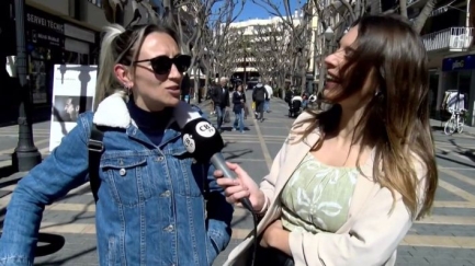 Sortim al carrer a comprovar si la gent regala mones i quins plans tenen per Setmana Santa