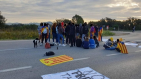 Tallada la C-66 a Llofriu per protestes contra la sentència