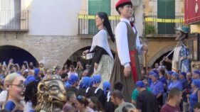 Torroella de Montgrí llueix la cercavila, el ball dels gegants i l'àliga