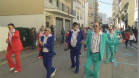 Una trentena de colles participen a la Rua de Sant Antoni