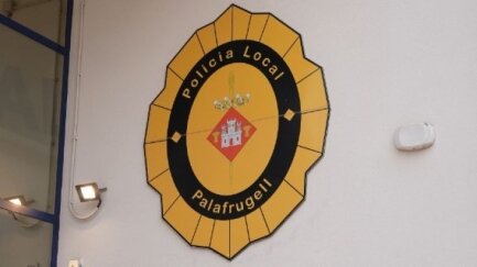 Tres noies entreguen a la policia un home que els havia fet tocaments a la festa major