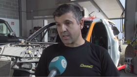 Txema Villalobos enllesteix el cotxe d'Isidre Esteve pel Dakar 2020