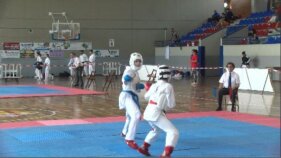 Un centenar de karatekes participen en la Copa Costa Brava Sant Feliu 2022