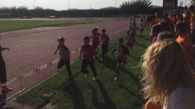 Un miler de nens i nenes participen al cros escolar de Palafrugell