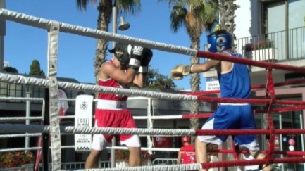 Un ring de boxa al centre de Platja d’Aro promociona una gran vetllada esportiva